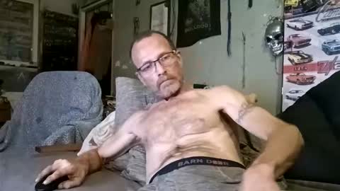 mackdog1369 online show from June 2, 8:37 am