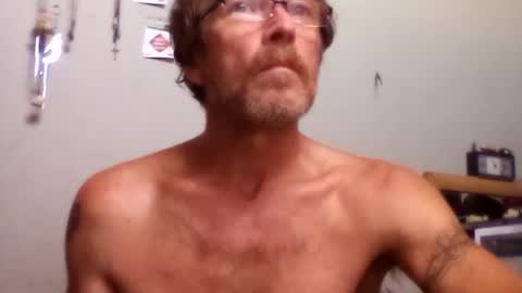 Snapshot of mackdog1369 chatting on October 19, 8:12 pm mackdog1369 online show from October 19, 8:12 pm