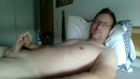 Snapshot of maddin8891 chatting on October 6, 8:19 am Maddin online show from October 6, 8:19 am