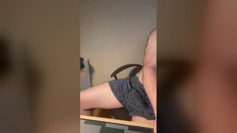 Maddinho2017 online show from April 17, 6:49 am