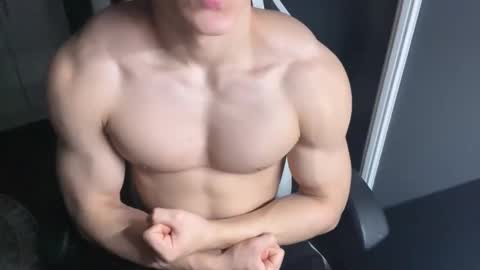 Sexyboymadison online show from November 7, 10:57 pm