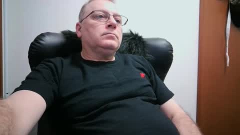 MaduroHot2025 online show from April 21, 11:38 am