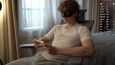 Mike XMaestro 3369 online show from April 19, 2:38 pm