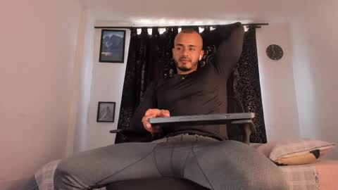 Magnusclark online show from November 25, 5:48 pm