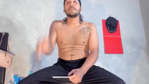 maikol_20cm online show from June 8, 9:05 pm