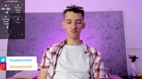 Maison Davis online show from February 10, 10:09 pm