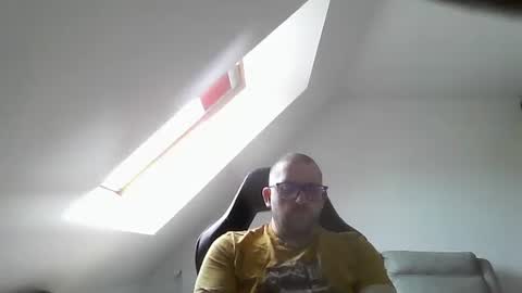 breton online show from April 18, 8:38 am