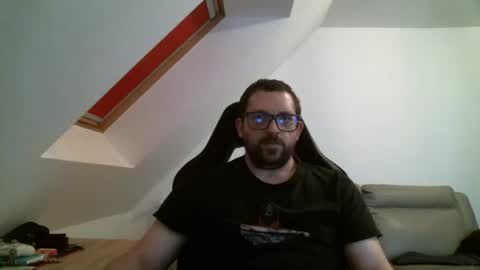 breton online show from April 13, 7:03 pm