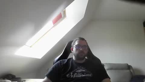 breton online show from April 11, 8:40 am