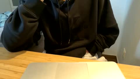 manu97k online show from December 22, 12:02 pm