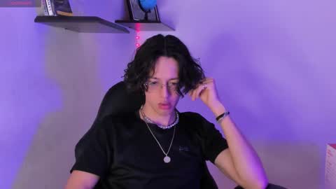 Manuel online show from November 15, 3:52 am