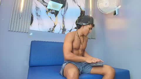marco_smith2 online show from June 1, 3:18 am