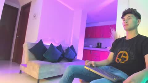 marcus_fire online show from February 14, 5:30 am