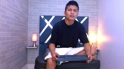 marcus hans online show from November 17, 6:33 pm