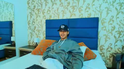 marcus_jeron online show from November 4, 8:43 pm