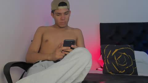 marcus_moreno online show from April 1, 12:45 am