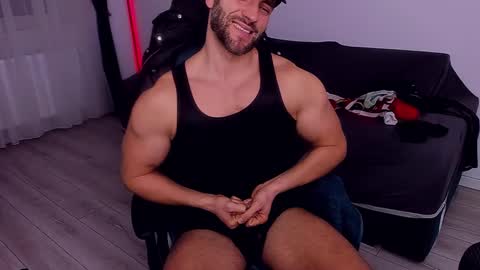 Snapshot of marismuscle chatting on January 7, 7:06 pm MarisMuscle online show from January 7, 7:06 pm