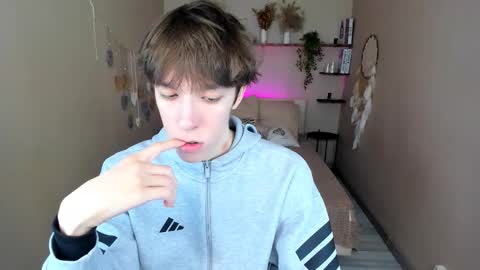 Mark online show from March 1, 10:59 am