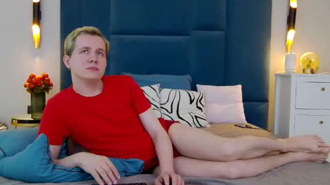 Mark online show from April 17, 7:44 am