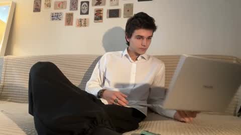 Mark online show from October 15, 11:07 am