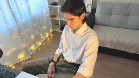 Mark online show from November 19, 10:04 am