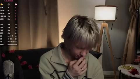 Mark online show from March 7, 9:12 pm