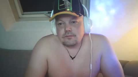 mars0481 online show from March 22, 7:08 pm