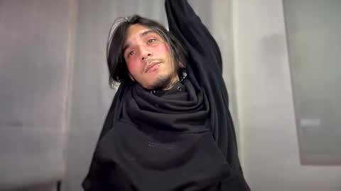   online show from March 6, 11:09 pm