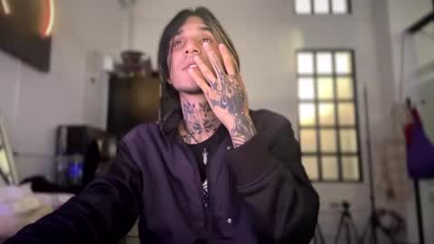   online show from December 21, 10:08 pm