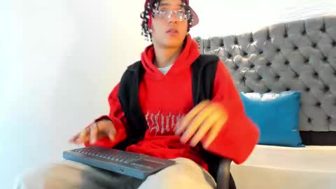 MARSHALL online show from December 1, 1:03 pm