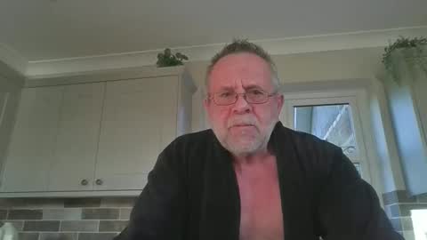 Snapshot of martinrgbxxxx chatting on October 25, 8:38 am martinrgbxxxx online show from October 25, 8:38 am