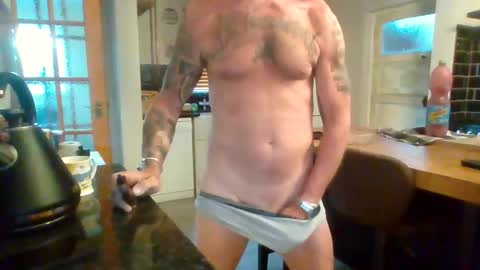 Masked Masturbation Dilf online show from May 26, 4:41 am