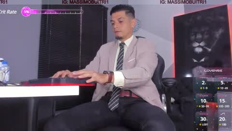 Snapshot of massimo_g chatting on December 10, 1:33 pm I am Massimo online show from December 10, 1:33 pm
