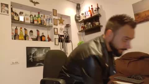 Snapshot of master_roberto333 chatting on October 4, 4:23 pm SIR online show from October 4, 4:23 pm