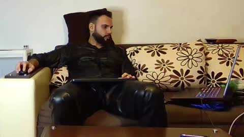 Snapshot of master_roberto333 chatting on January 31, 6:25 pm SIR online show from January 31, 6:25 pm
