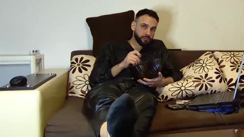 Snapshot of master_roberto333 chatting on February 6, 4:25 pm SIR online show from February 6, 4:25 pm