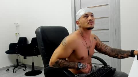 Snapshot of masterchris12 chatting on December 3, 8:58 am masterchris12 online show from December 3, 8:58 am