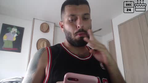   online show from December 23, 9:40 pm