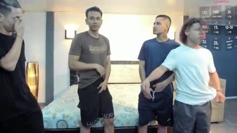 Snapshot of masters_sexx chatting on February 28, 11:25 am Team Cris Darwin- Fernando- Stiven- David online show from February 28, 11:25 am