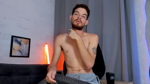 MATEO HUNTER online show from October 18, 1:16 pm