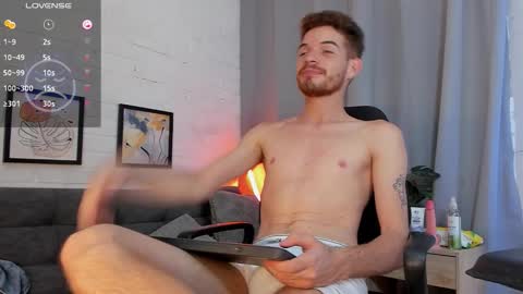 MATEO HUNTER online show from November 15, 6:04 am