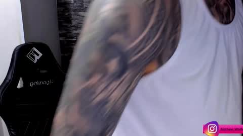 Mathew Independent model online show from October 14, 10:39 pm