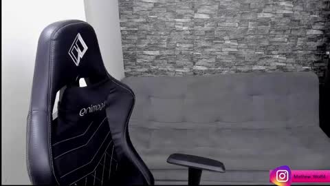 Mathew Independent model online show from April 19, 10:56 pm