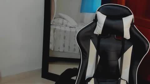 mathews_smith online show from February 28, 1:54 pm