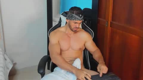 Snapshot of mathews_smith chatting on September 26, 1:09 pm mathews_smith online show from September 26, 1:09 pm