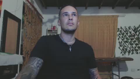 esneider online show from December 10, 2:02 am