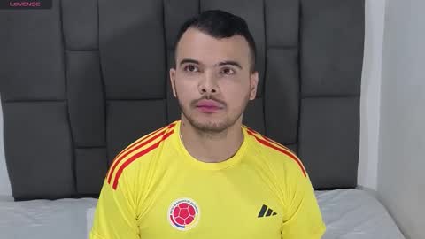 Matias Towers online show from December 3, 2:50 am