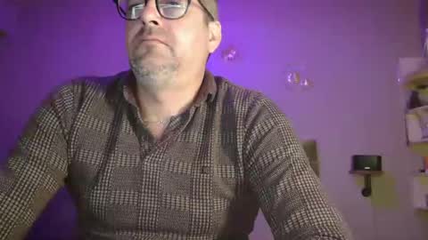 matrike1 online show from April 15, 6:30 pm