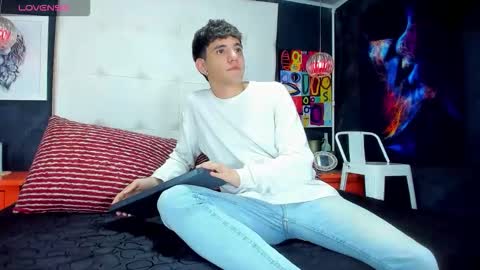 Snapshot of matteo12_ chatting on September 19, 4:46 am ---Matteo--- online show from September 19, 4:46 am