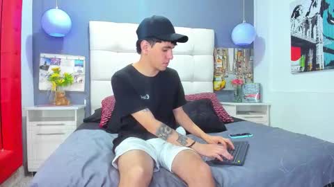 ---Matteo--- online show from October 26, 4:58 am